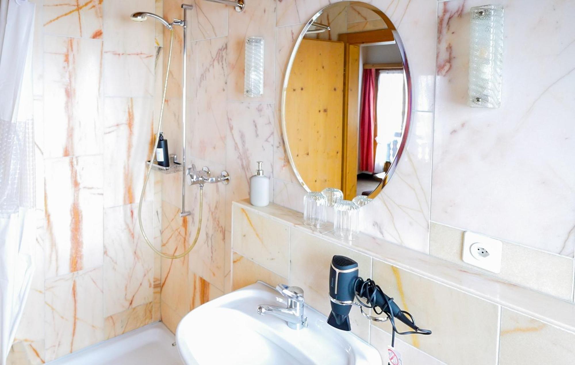 Workation Apartments - 24-7 Self-Checkin - Hotel Postigliun Sedrun เซดรุน ภายนอก รูปภาพ